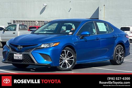 2020 Toyota Camry SE