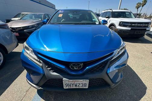 2020 Toyota Camry SE