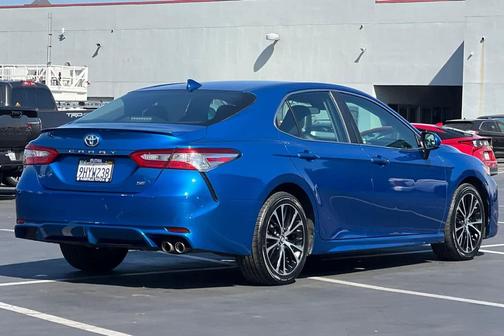 2020 Toyota Camry SE