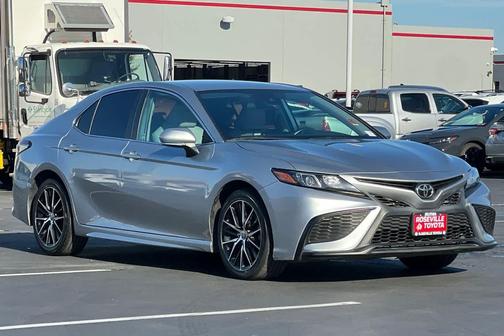 2022 Toyota Camry SE