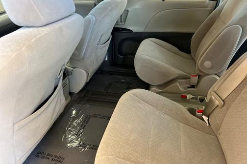 2015 Toyota Sienna LE