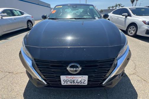 Super Black 2025 Nissan Altima SV FWD