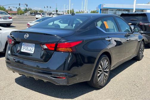 Super Black 2025 Nissan Altima SV FWD