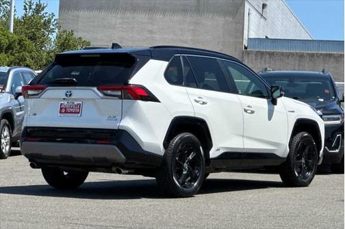 2020 Toyota RAV4 Hybrid SE