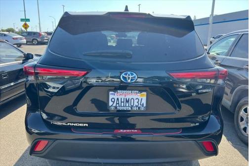 2022 Toyota Highlander Hybrid XLE