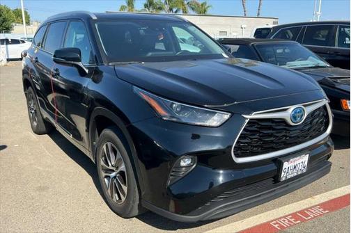 2022 Toyota Highlander Hybrid XLE