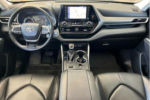 2022 Toyota Highlander Hybrid XLE