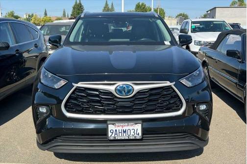 2022 Toyota Highlander Hybrid XLE