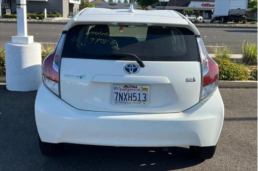 2016 Toyota Prius c One
