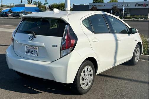 2016 Toyota Prius c One