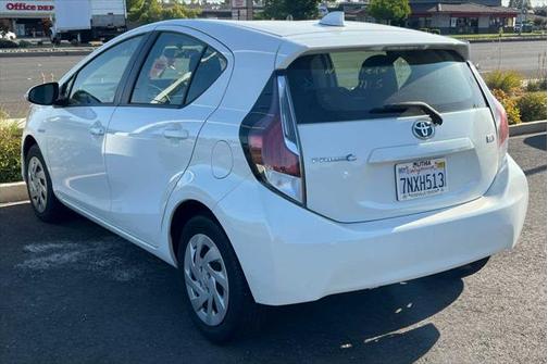 2016 Toyota Prius c One