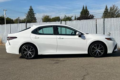 Super White 2021 Toyota Camry SE
