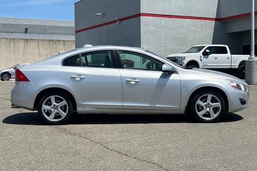 2012 Volvo S60 FWD 4dr Sdn