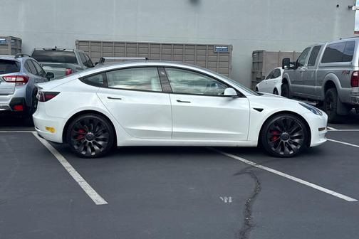 2023 Tesla Model 3 Performance