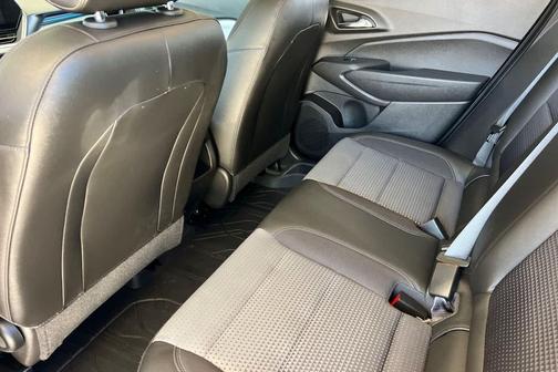 Blue Glow Metallic 2024 Chevrolet Trax LT