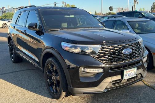 2023 Ford Explorer ST-Line