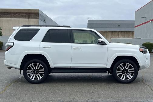 Ice Cap 2023 Toyota 4Runner SR5 Premium