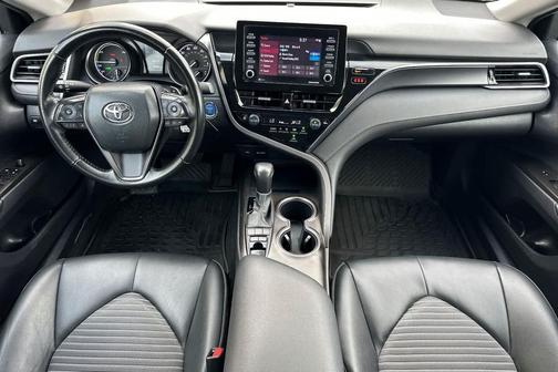 2024 Toyota Camry Hybrid SE