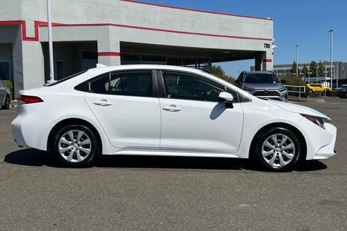 Ice Cap 2024 Toyota Corolla LE