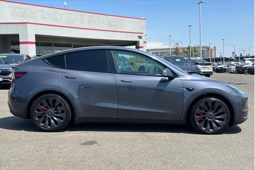 2023 Tesla Model Y Performance Dual Motor All-Wheel Drive