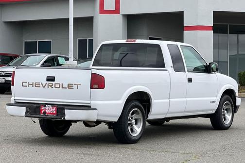 2003 Chevrolet S-10 Base