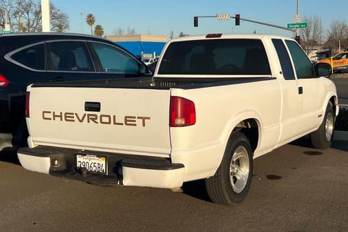 2003 Chevrolet S-10 Base