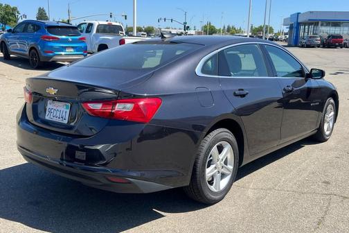 Dark Ash Metallic 2023 Chevrolet Malibu 1LS