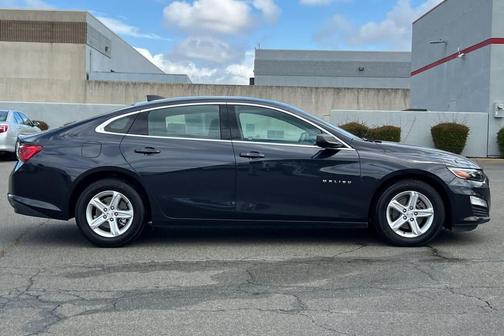 Dark Ash Metallic 2023 Chevrolet Malibu 1LS