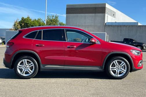 2021 Mercedes-Benz GLA 250 Base 4MATIC