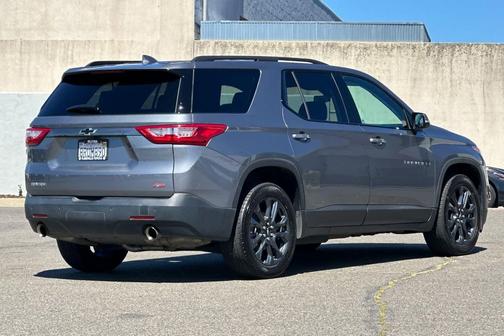 Satin Steel Metallic 2020 Chevrolet Traverse RS