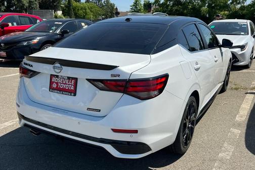Aspen White Tricoat/Super Black 2025 Nissan Sentra SR