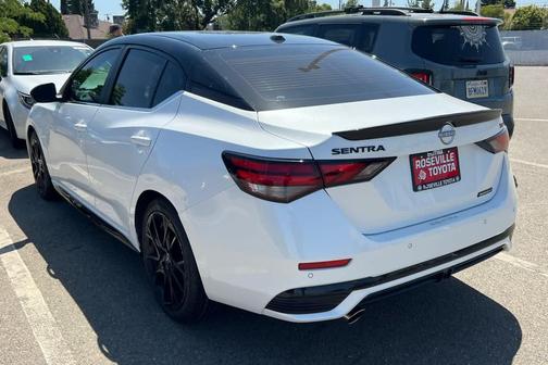 Aspen White Tricoat/Super Black 2025 Nissan Sentra SR