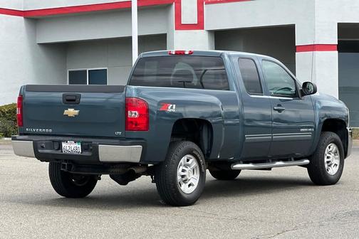Blue Granite Metallic 2009 Chevrolet Silverado 2500 LTZ Extended Cab