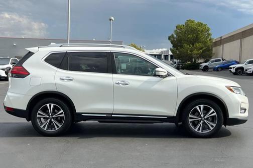 2017 Nissan Rogue SL