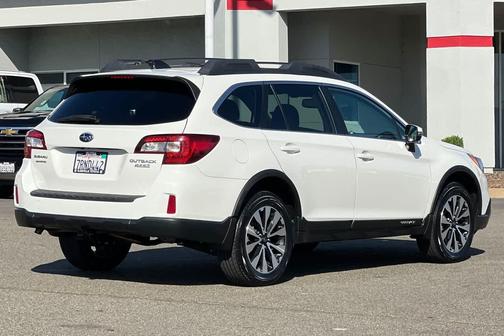 Crystal White Pearl 2016 Subaru Outback 2.5i Limited
