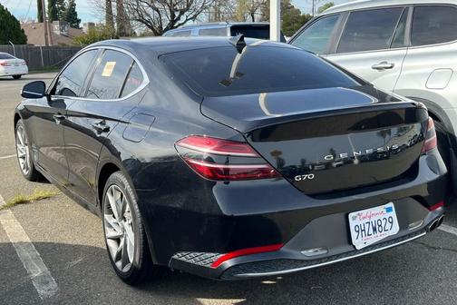 2022 Genesis G70 2.0T RWD