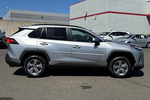 2023 Toyota RAV4 Hybrid LE