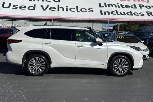 2021 Toyota Highlander Hybrid Platinum