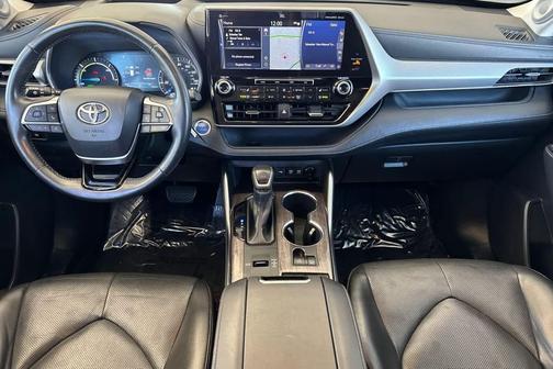 2021 Toyota Highlander Hybrid Platinum