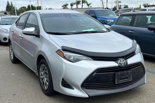 Classic Silver Metallic 2019 Toyota Corolla LE