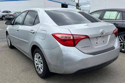 Classic Silver Metallic 2019 Toyota Corolla LE