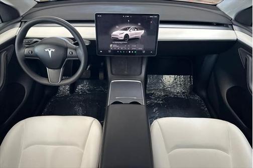 2022 Tesla Model Y Long Range Dual Motor All-Wheel Drive