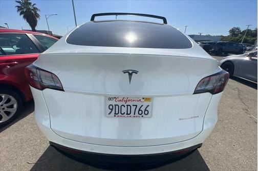 2022 Tesla Model Y Long Range Dual Motor All-Wheel Drive