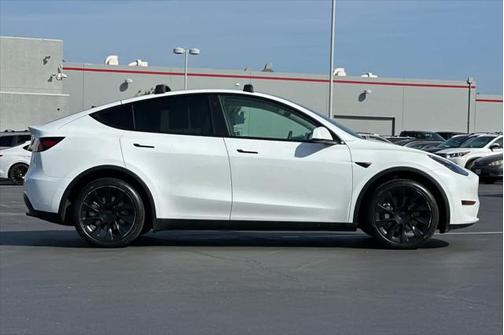 2022 Tesla Model Y Long Range Dual Motor All-Wheel Drive