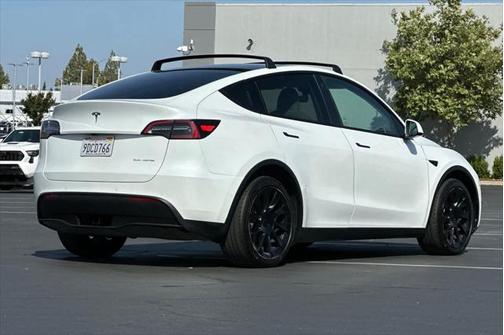 2022 Tesla Model Y Long Range Dual Motor All-Wheel Drive