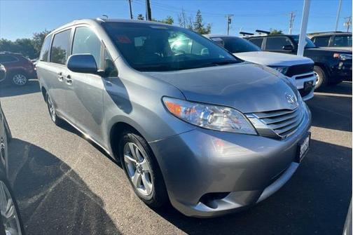 2015 Toyota Sienna LE
