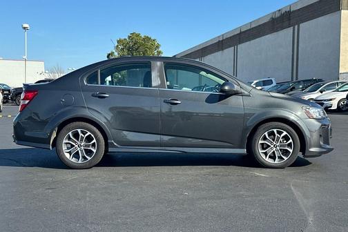 2020 Chevrolet Sonic FWD Sedan LT