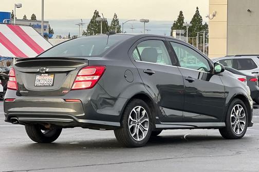 2020 Chevrolet Sonic FWD Sedan LT