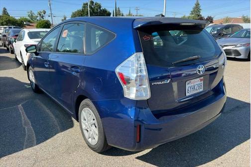 2013 Toyota Prius v Two