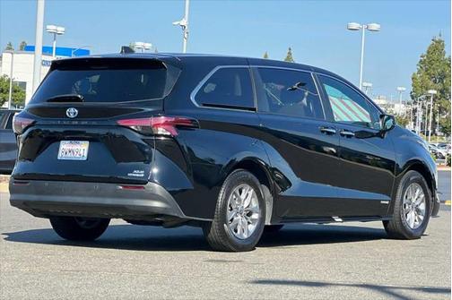 2021 Toyota Sienna XLE